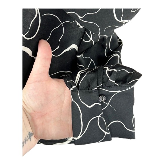 NWT ASTR The Label Asymmetrical Black & White Ruffle Abstract Blouse Size XS - Picture 4 of 8